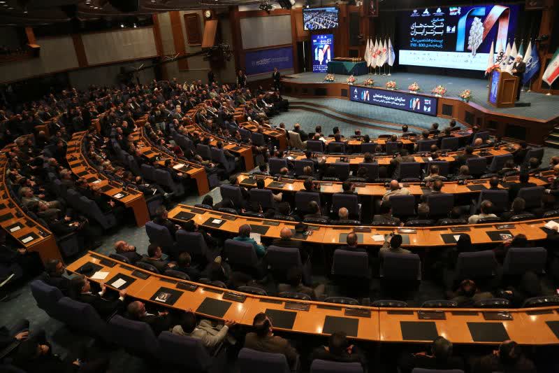 کارخانه قند نیشابور برند برتر مصرف‌کنندگان شد ، تندیس نشان ملی منتخب به حمید رشیدی تل گه اهدا گردید